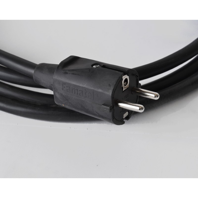 250 cm kabel med schuko-han og CEE-hun stik