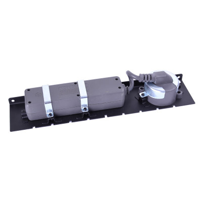 230 volt panel til 8 - i en arbejdsbord